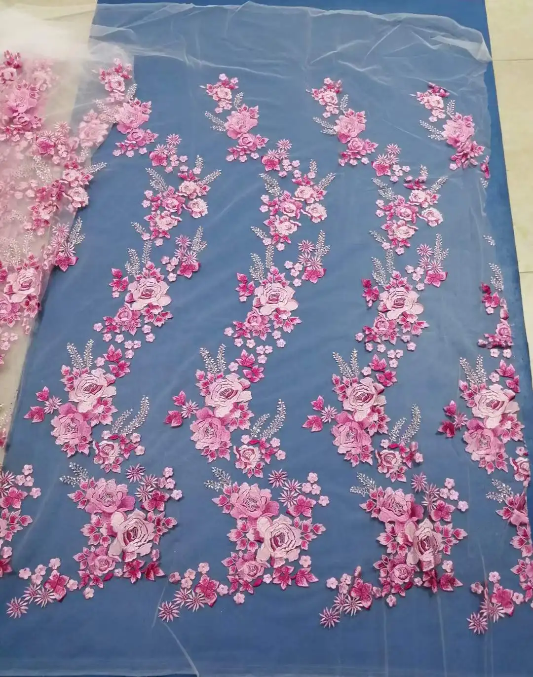 High-End 3D Flowers fabric Beautiful Wedding dress Design Multicolor embroidery French mesh tulle lace fabric For Dresses
High-End 3D Flowers fabric Beautiful Wedding dress Design Multicolor embroidery French mesh tulle lace fabric For Dresses