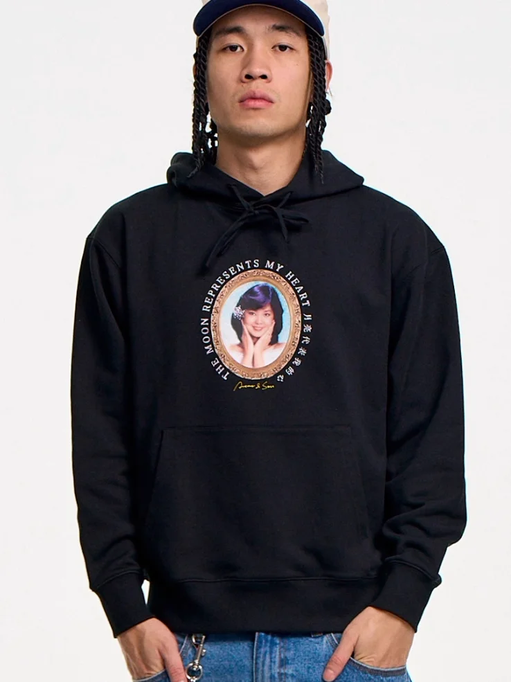 Классическая толстовка-худи с принтом «Портрет Авенюсон» для скейтбординга, свободного кроя, с длинными рукавами, молодежная, повседневная, зимняя, модная
Классическая толстовка-худи с принтом «Портрет Авенюсон» для скейтбординга, свободного кроя, с длинными рукавами, молодежная, повседневная, зимняя, модная