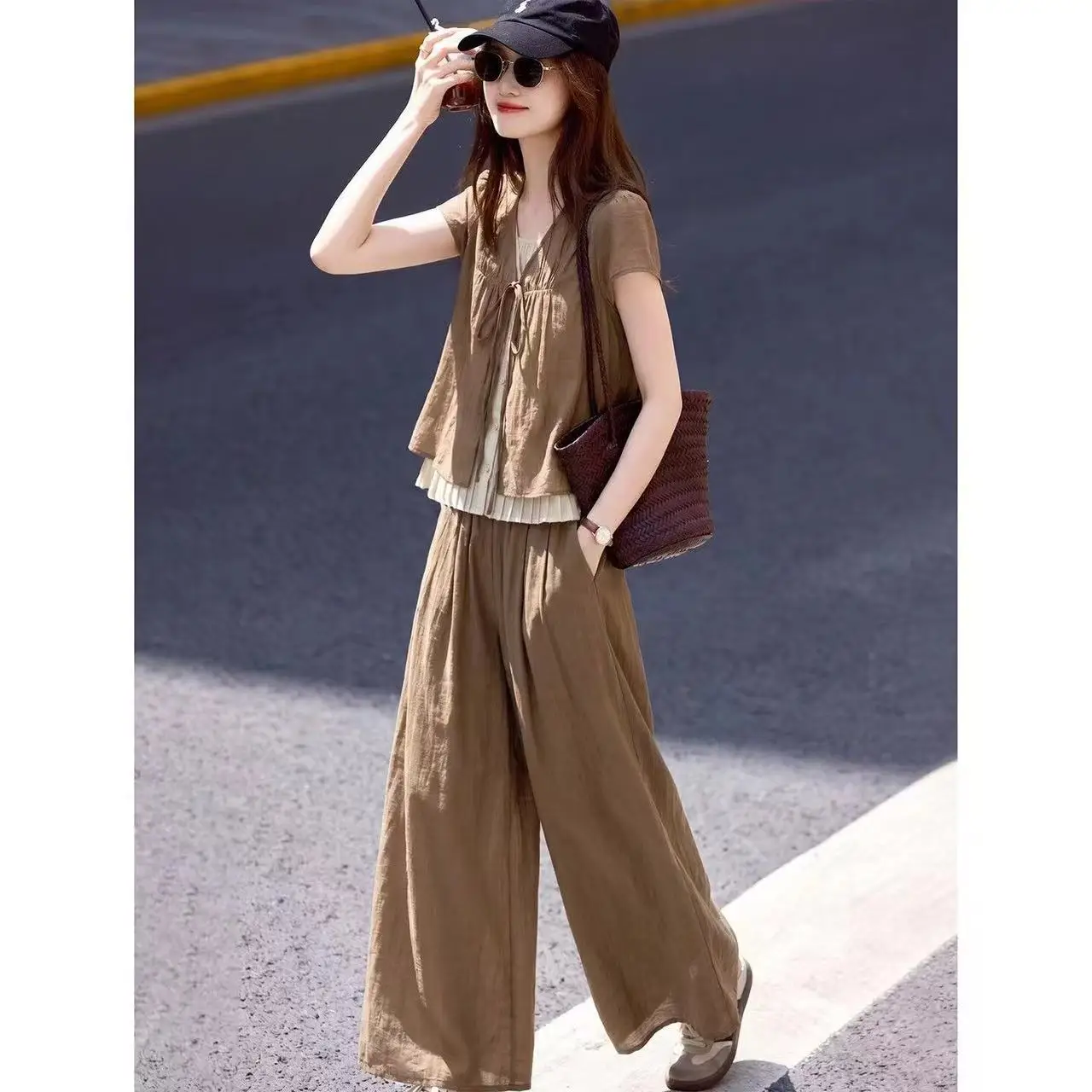 High-End plus Size Cotton Linen Set Fake Two-Piece Short Sleeve Wide Leg Pants Two-Piece Set Commute Style Artistic Flair
High-End plus Size Cotton Linen Set Fake Two-Piece Short Sleeve Wide Leg Pants Two-Piece Set Commute Style Artistic Flair