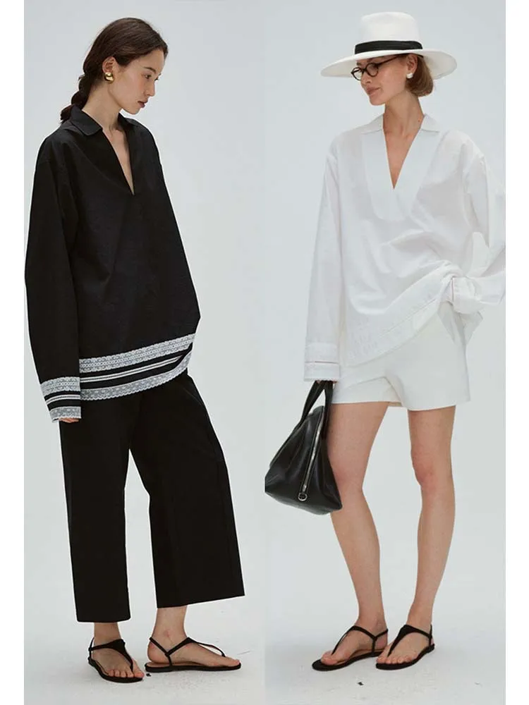 25 Spring new SAPYU Resort minimalist silhouette with a variety of lace embroidered patchwork V-neck shirts
25 Spring new SAPYU Resort minimalist silhouette with a variety of lace embroidered patchwork V-neck shirts