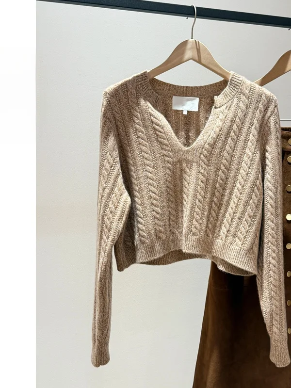 Warm Knitted Sweater V-Neck Long Sleeve Wool Blend Striped Pattern Autumn Winter Coffee Brown Vertical Stripe Texture Women's...
Warm Knitted Sweater V-Neck Long Sleeve Wool Blend Striped Pattern Autumn Winter Coffee Brown Vertical Stripe Texture Women's...