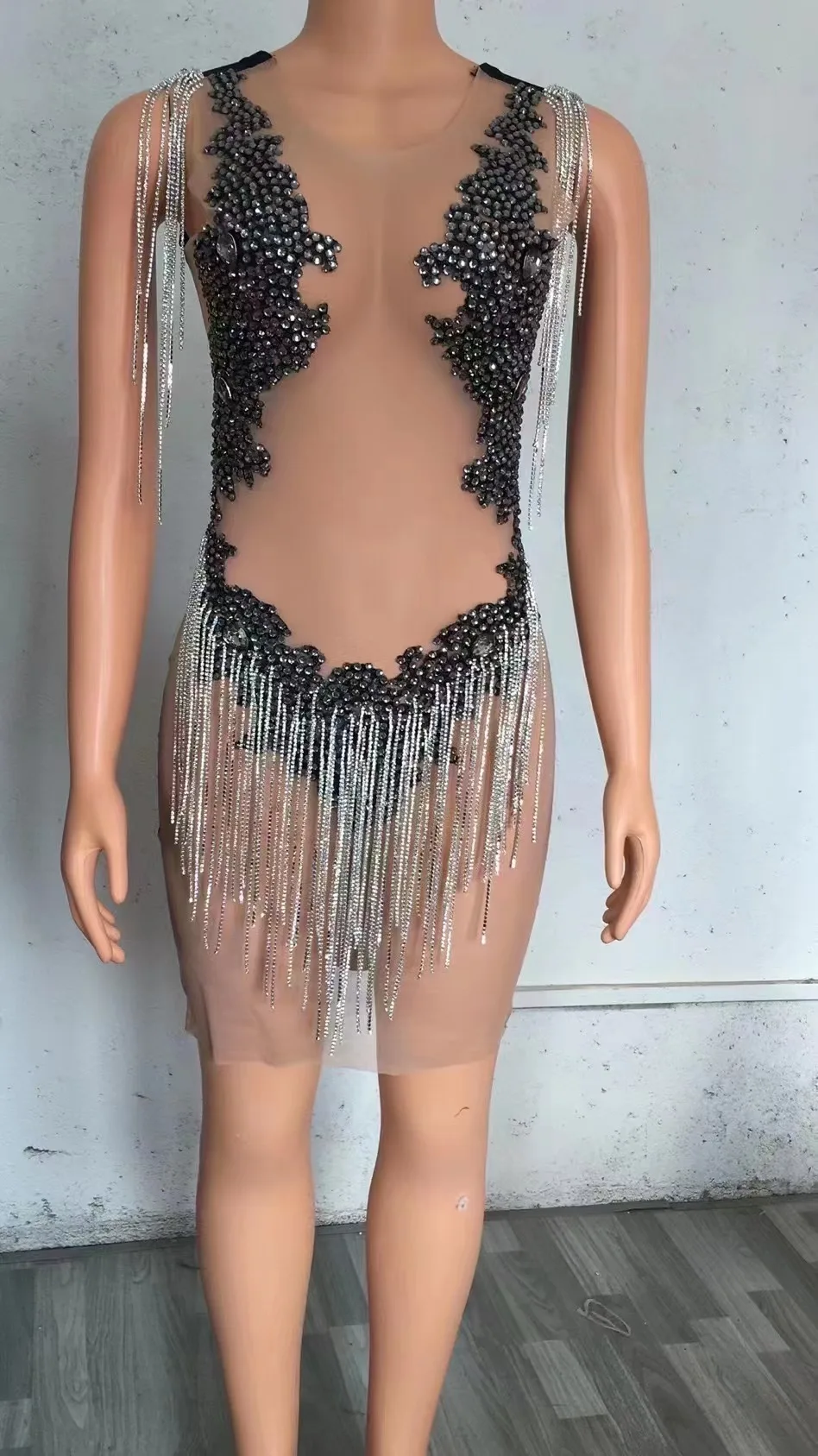 Sparkly Silver Stones White Tassel Nude Fleshcolor Birthday Prom Celebrate Outfit Bar Evening Women Dancer Fringes Dress
Sparkly Silver Stones White Tassel Nude Fleshcolor Birthday Prom Celebrate Outfit Bar Evening Women Dancer Fringes Dress