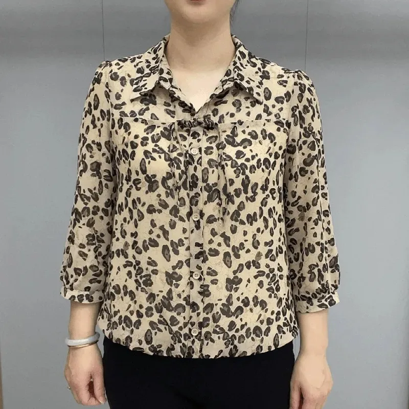 Women Elegant Leopard Print Turn-down Collar Blouse Summer Soft Thin 3/4 Sleeve Loose Plus Size Casual Middle Aged Shirt
Women Elegant Leopard Print Turn-down Collar Blouse Summer Soft Thin 3/4 Sleeve Loose Plus Size Casual Middle Aged Shirt
