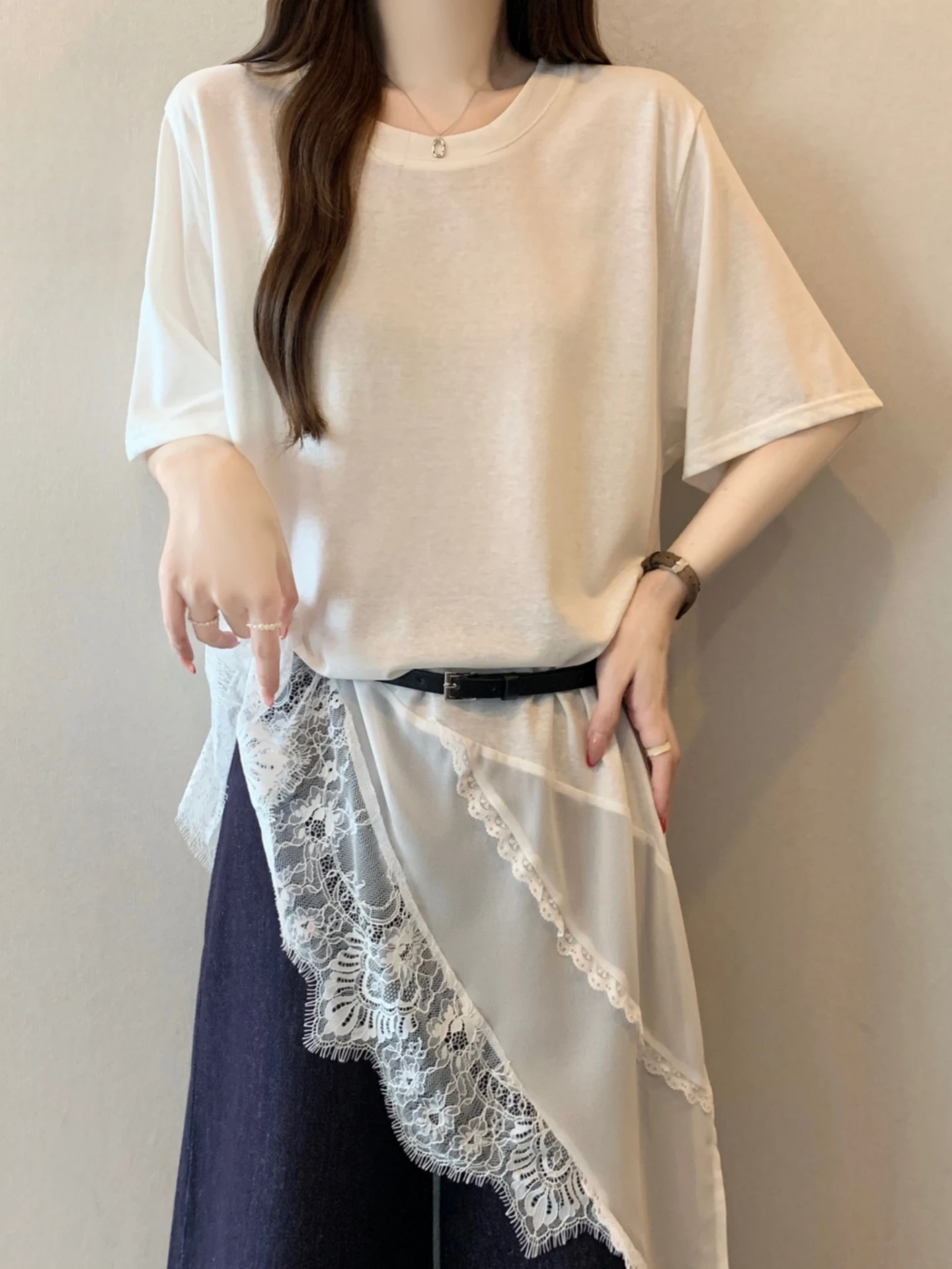 Irregular Lace Splicing Short Sleeve T-Shirt Women's Summer plus Size Slimming Top High Waist Mid-Length Base Shirt
Irregular Lace Splicing Short Sleeve T-Shirt Women's Summer plus Size Slimming Top High Waist Mid-Length Base Shirt
