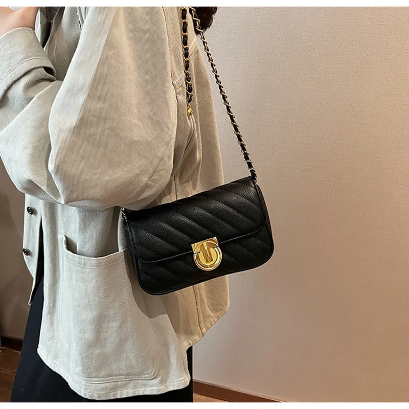 2025 Women's New Embroidered Red Textured Convertible Handbag - Luxurious Shoulder/Crossbody Bag
2025 Women's New Embroidered Red Textured Convertible Handbag - Luxurious Shoulder/Crossbody Bag