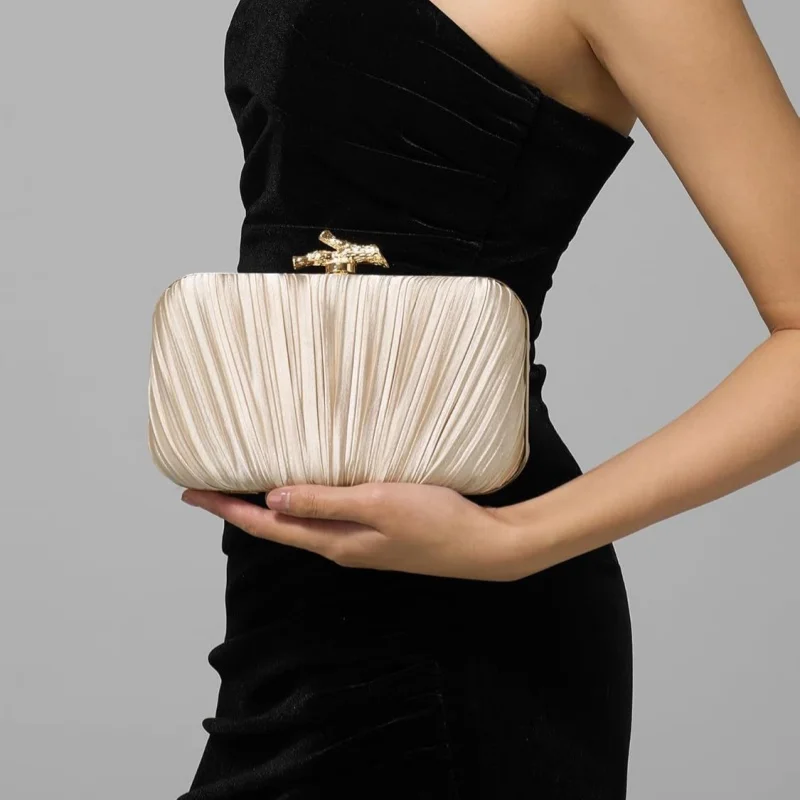 Elegant Chic Glamorous Smooth Stylish Formal Clutch Purses for Women Evening Bag Pleated Clutch Bag with Chain for Wedding Party
Elegant Chic Glamorous Smooth Stylish Formal Clutch Purses for Women Evening Bag Pleated Clutch Bag with Chain for Wedding Party