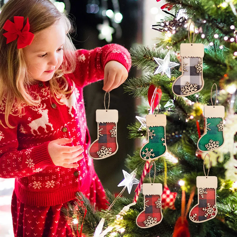 New Christmas Wooden Pendant Shopping Mall Hotel Window Scene Decoration Red Christmas Stocking Wooden Sign Pendant
New Christmas Wooden Pendant Shopping Mall Hotel Window Scene Decoration Red Christmas Stocking Wooden Sign Pendant