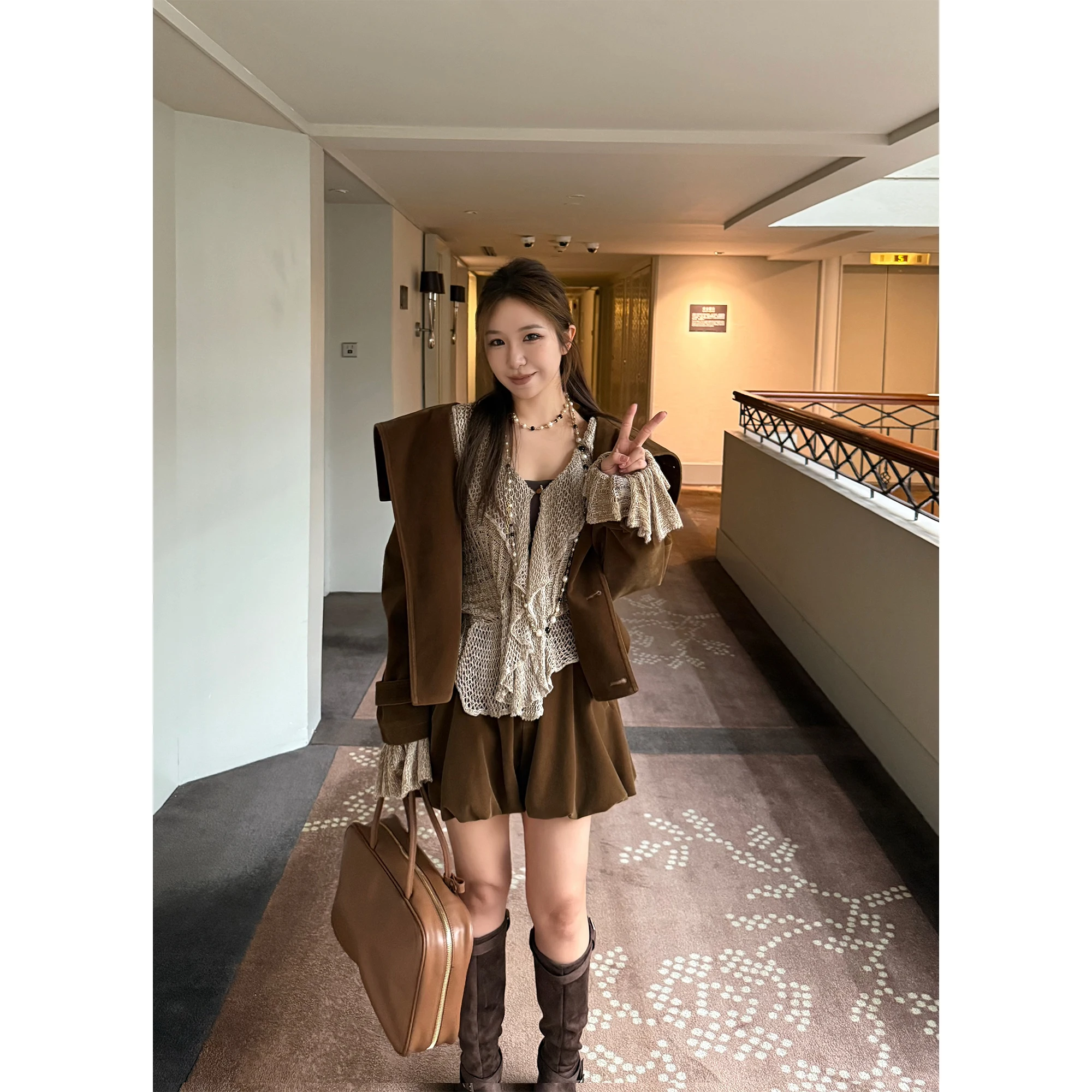 Куртка-ветровка Scout Cookie Autumn Winter Barn из замши с воротником-стойкой, винтажная, приталенная, с длинными рукавами, нейлоновая
Куртка-ветровка Scout Cookie Autumn Winter Barn из замши с воротником-стойкой, винтажная, приталенная, с длинными рукавами, нейлоновая