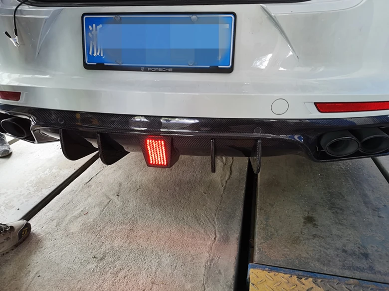 Задний спойлер из углеродного волокна для Porsche парамеллы 971, Модернизированный задний спойлер из углеродного волокна
Задний спойлер из углеродного волокна для Porsche парамеллы 971, Модернизированный задний спойлер из углеродного волокна