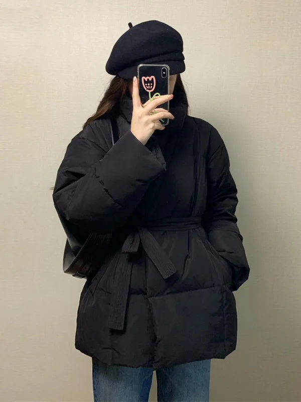 Модная черная хлопковая куртка женская зимняя утепленная удлиненная с поясом, стильная повседневная корейская свободная куртка однотонного цвета
Модная черная хлопковая куртка женская зимняя утепленная удлиненная с поясом, стильная повседневная корейская свободная куртка однотонного цвета