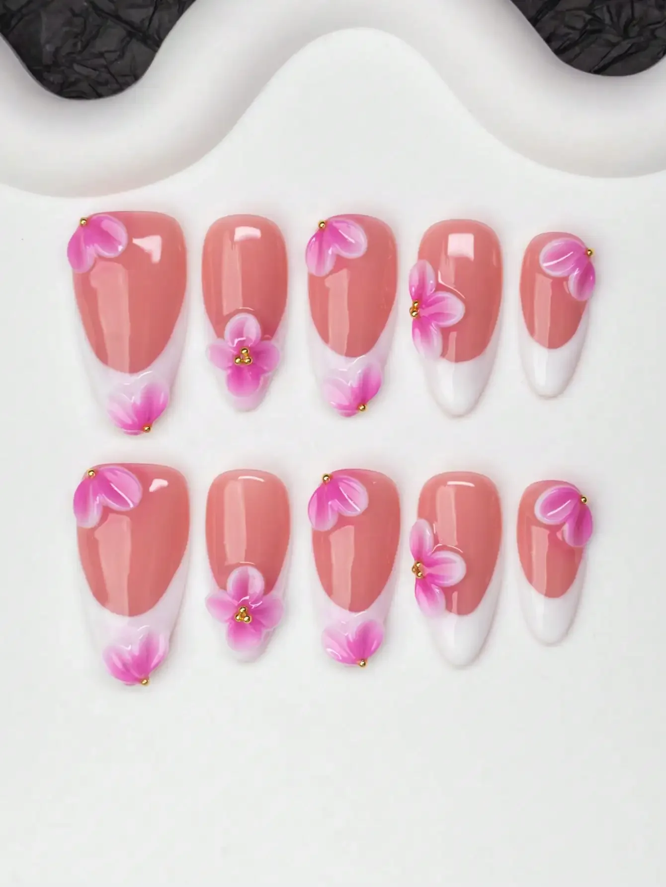 10pcs/Set Handmade Almond-Shaped Y2K Baddie Style Nail Tips, White & Nude Color French Tip With Carved Design, Suitable For Women & Girls, Includes Tools, Great Gift For Ladies
10pcs/Set Handmade Almond-Shaped Y2K Baddie Style Nail Tips, White & Nude Color French Tip With Carved Design, Suitable For Women & Girls, Includes Tools, Great Gift For Ladies