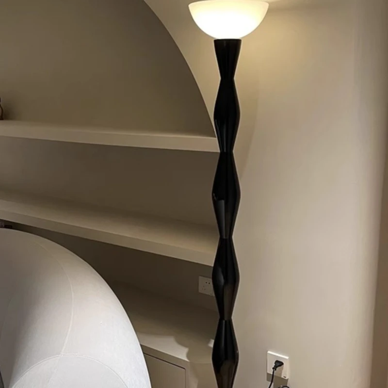 Nordic high-end sofa vertical floor lamp simple living room bedroom medieval art modern atmosphere lamp
Nordic high-end sofa vertical floor lamp simple living room bedroom medieval art modern atmosphere lamp