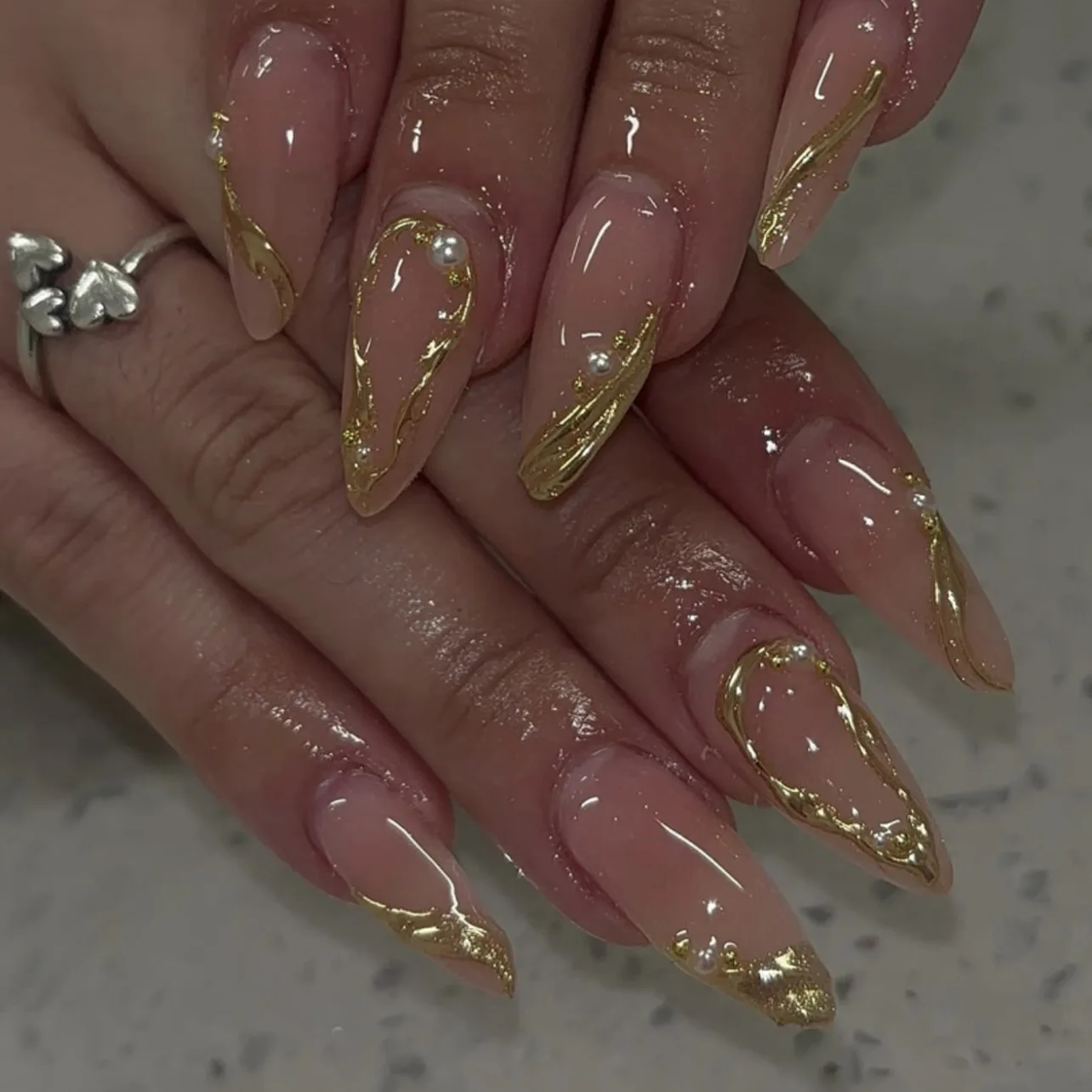 24PCS Simple Nude Almond Press on Nails with 3D Irregular Golden Patterns Ins French Nail Art Artificial Wearable Fake Nail Tips
24PCS Simple Nude Almond Press on Nails with 3D Irregular Golden Patterns Ins French Nail Art Artificial Wearable Fake Nail Tips
