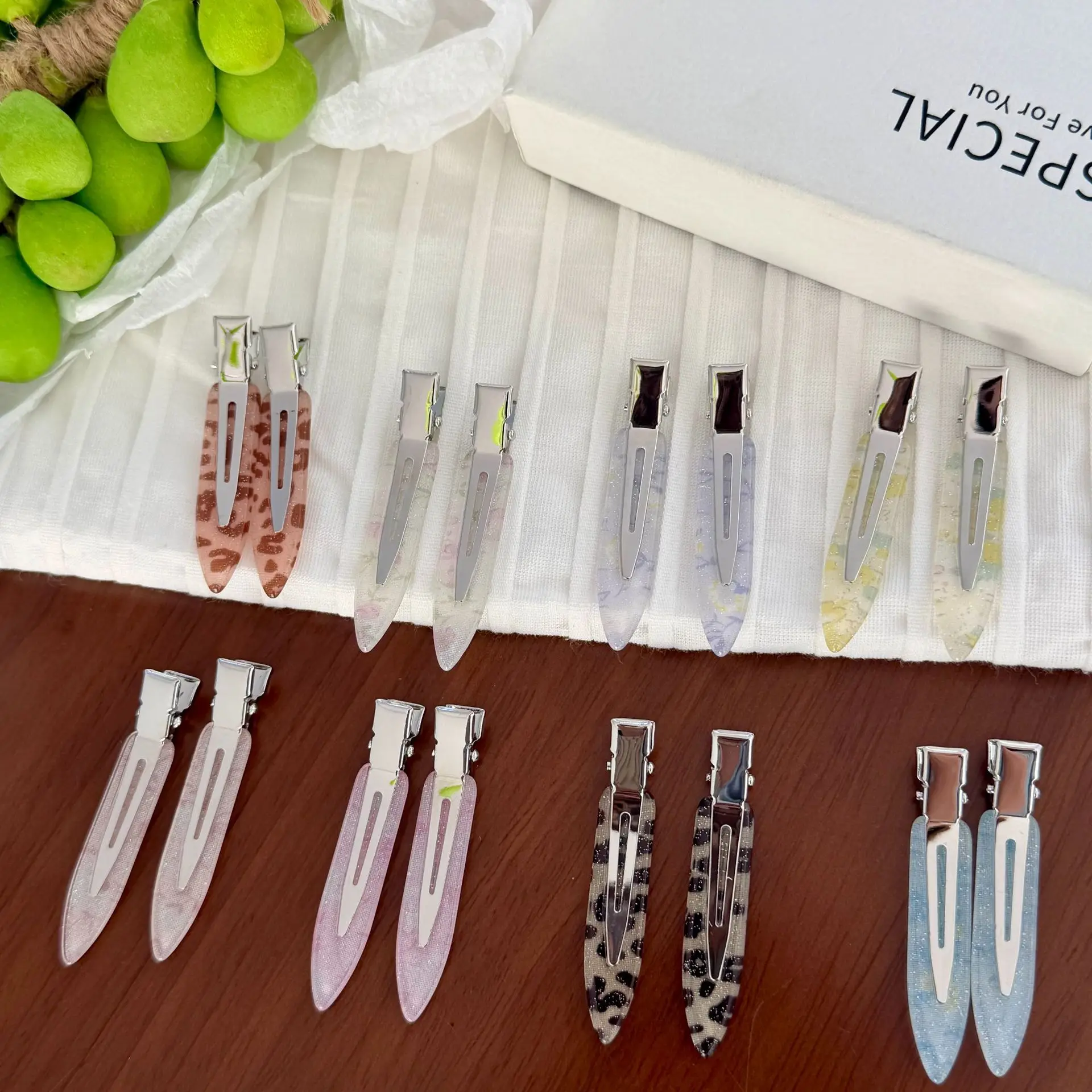 Stone Marbled Invisible Hair Clip for Bangs and Flyaway Hair Duckbill Clasp Elegant Everyday Women Makeup Accessory
Stone Marbled Invisible Hair Clip for Bangs and Flyaway Hair Duckbill Clasp Elegant Everyday Women Makeup Accessory