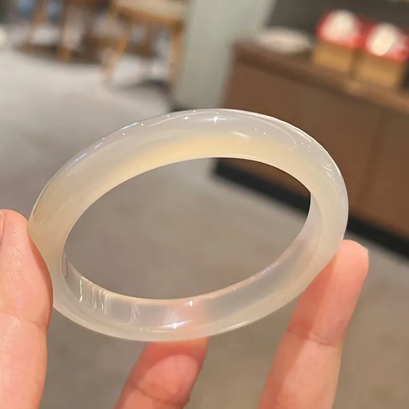Ice Transparent White Moonlight White Ice Agate Bracelet, Suitable for Daily Wear and Jade Bracelet
Ice Transparent White Moonlight White Ice Agate Bracelet, Suitable for Daily Wear and Jade Bracelet