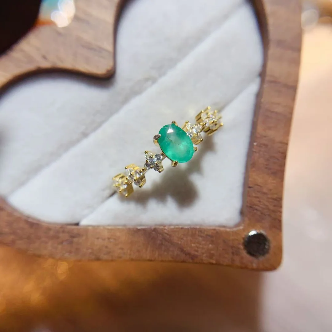 Vintage Luxury Natural Emerald Ring S925 Sterling Silver Craft Soft Luster Premium Gem Classic Exquisite Gift for Women
Vintage Luxury Natural Emerald Ring S925 Sterling Silver Craft Soft Luster Premium Gem Classic Exquisite Gift for Women