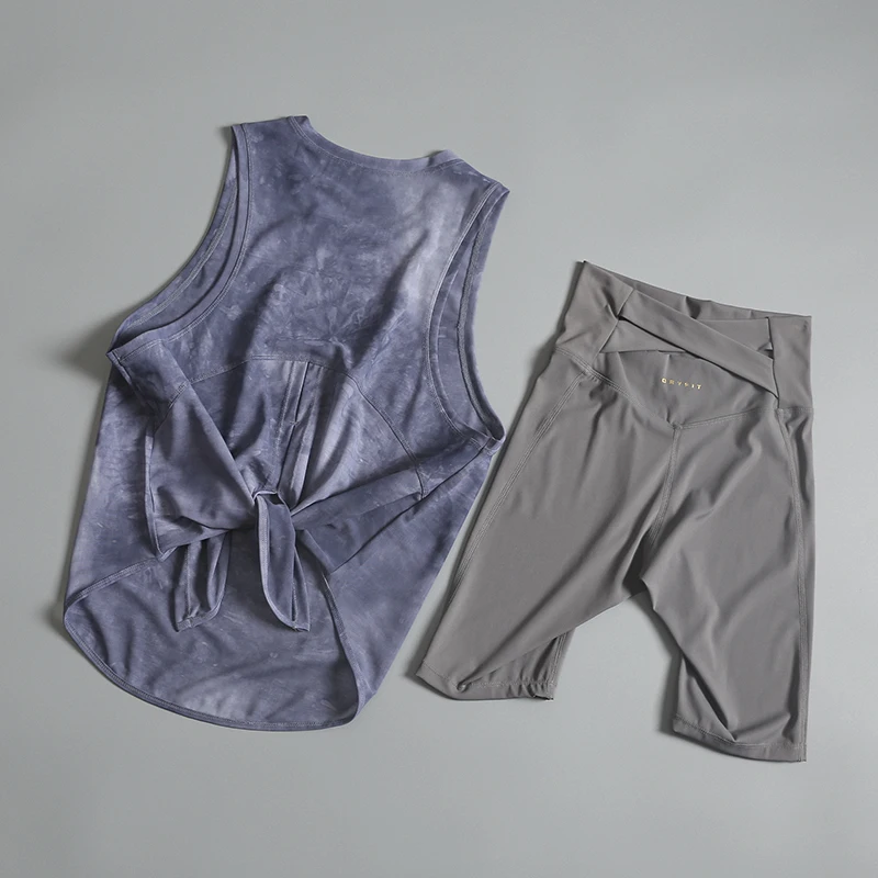 Yoga suit for women in summer thin style loose quick-drying vest professional gym running training sportswear
Yoga suit for women in summer thin style loose quick-drying vest professional gym running training sportswear