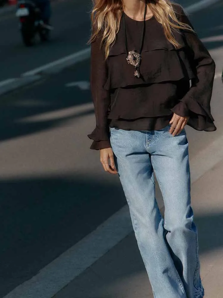 European and American style winter new women's casual temperament simple round neck long sleeve layered decorative top
European and American style winter new women's casual temperament simple round neck long sleeve layered decorative top