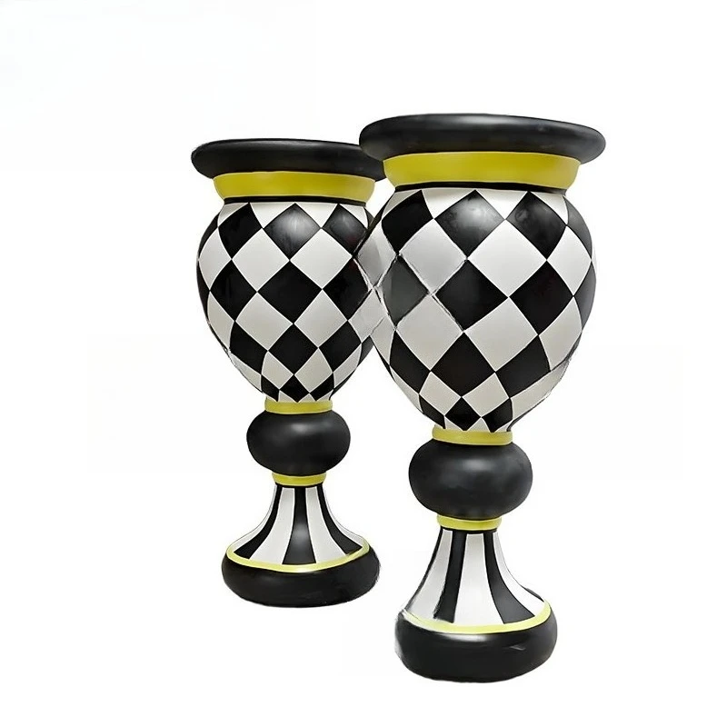 FRP large geometric pattern flower pot decorative ornament at the entrance of the mall
FRP large geometric pattern flower pot decorative ornament at the entrance of the mall