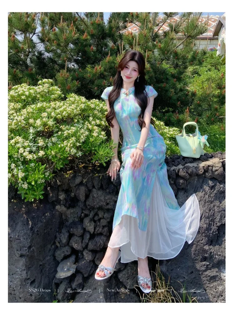 New Chinese-style cheongsam printed traditional Chinese dress with silk
New Chinese-style cheongsam printed traditional Chinese dress with silk