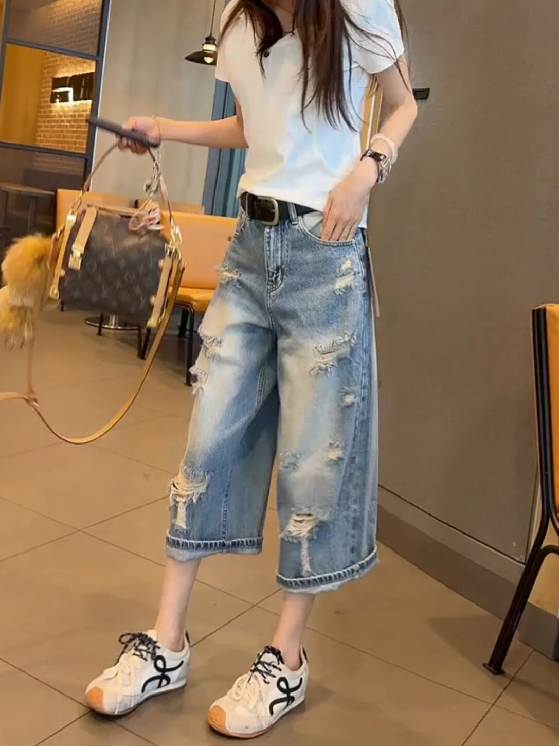 plus Size Ripped Wide Leg Jeans Women Summer Thin New Loose Straight Cut Casual Pants High Waist Denim Fabric Casual Style
plus Size Ripped Wide Leg Jeans Women Summer Thin New Loose Straight Cut Casual Pants High Waist Denim Fabric Casual Style