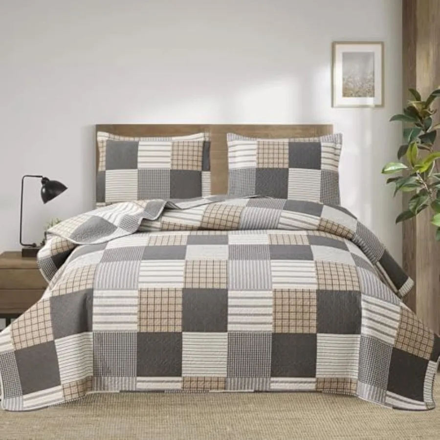 Quilt Set Size Lightweight Bedspread Set Patchwork Quilts Reversible Coverlet with 2 Pillow Shams Soft Microfibers for All Seas
Quilt Set Size Lightweight Bedspread Set Patchwork Quilts Reversible Coverlet with 2 Pillow Shams Soft Microfibers for All Seas