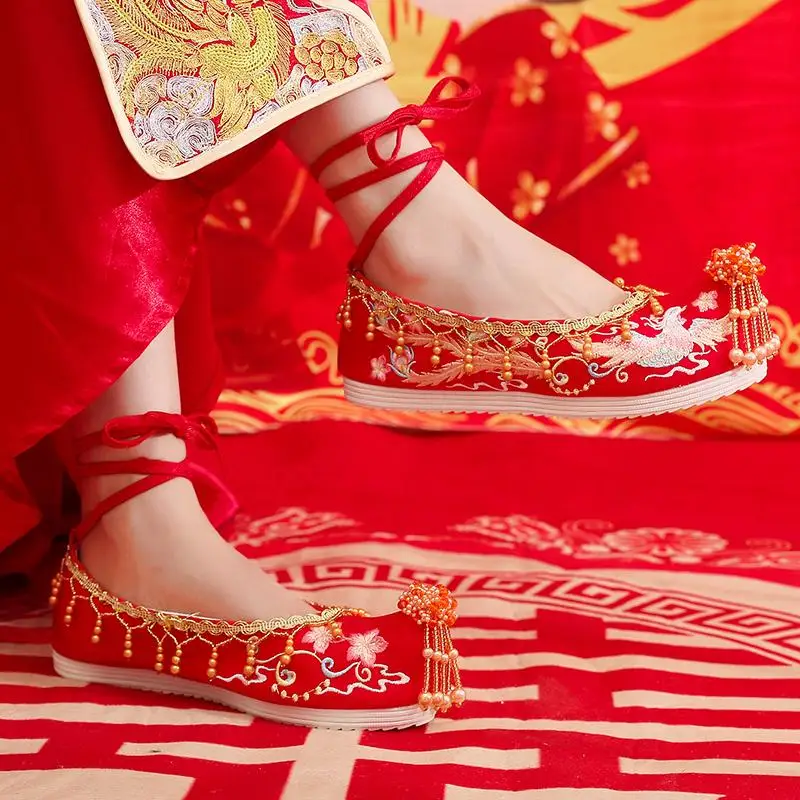 Wedding oes Плоский бот с вышивкой на подкладке Fce Hanfu oes Red Silk oes для зимы на низком каблуке с круглым носком и резиновой подошвой
Wedding oes Плоский бот с вышивкой на подкладке Fce Hanfu oes Red Silk oes для зимы на низком каблуке с круглым носком и резиновой подошвой