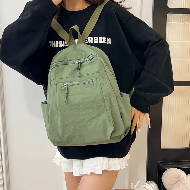 Легкий и водонепроницаемый рюкзак для мужчин и женщин, однотонный студенческий рюкзак, сумка для компьютера
Легкий и водонепроницаемый рюкзак для мужчин и женщин, однотонный студенческий рюкзак, сумка для компьютера