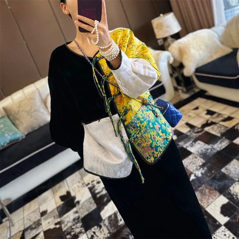 Retro Chinese Style Cotton Jacket Women's Silk+Velvet Jacquard Spliced Contrast Color Tassel Single Breasted Coat Winter S-XL
Retro Chinese Style Cotton Jacket Women's Silk+Velvet Jacquard Spliced Contrast Color Tassel Single Breasted Coat Winter S-XL