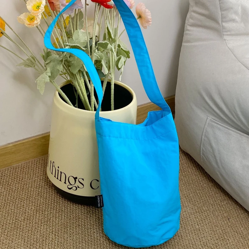 Solid Color Women's Nylon Bucket Shoulder Bag College Girls Book Tote Handbags Simple Portable Ladies Travel Crossbady Bags
Solid Color Women's Nylon Bucket Shoulder Bag College Girls Book Tote Handbags Simple Portable Ladies Travel Crossbady Bags