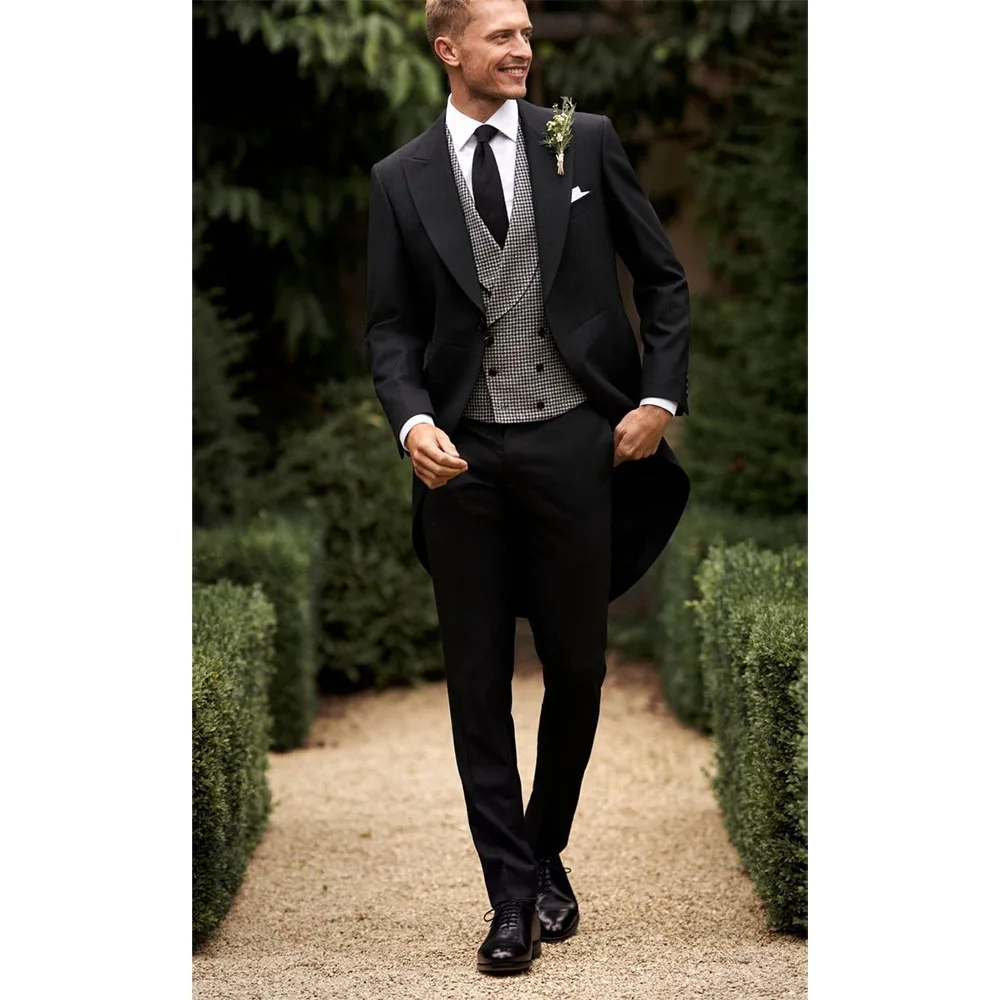 2025 Formal Men's Suits Single Breasted Peak Lapel 3 Pieces Jacket Pants Vest High Quality Fit Special Occasion Male Clothing
2025 Formal Men's Suits Single Breasted Peak Lapel 3 Pieces Jacket Pants Vest High Quality Fit Special Occasion Male Clothing