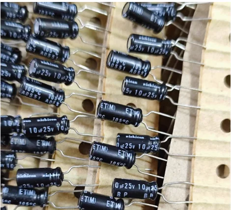 30pcs/lot Original Japanese Nichicon 25V 10UF BP ET 5X11mm non-polar electrolytic capacitor free shipping
30pcs/lot Original Japanese Nichicon 25V 10UF BP ET 5X11mm non-polar electrolytic capacitor free shipping