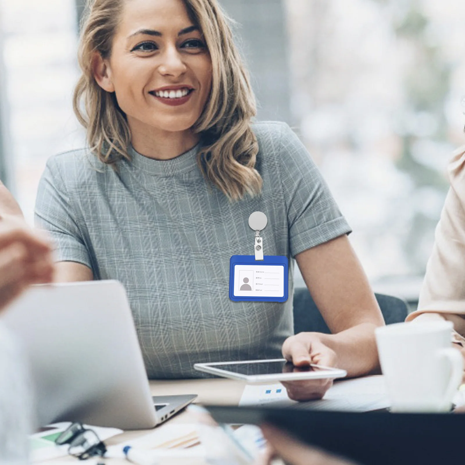 8Pcs Retractable Id Badge Reel Clip Universal Badge Holder Buckle for Id Cards Student Badges Work Credentials Metal Alloy
8Pcs Retractable Id Badge Reel Clip Universal Badge Holder Buckle for Id Cards Student Badges Work Credentials Metal Alloy