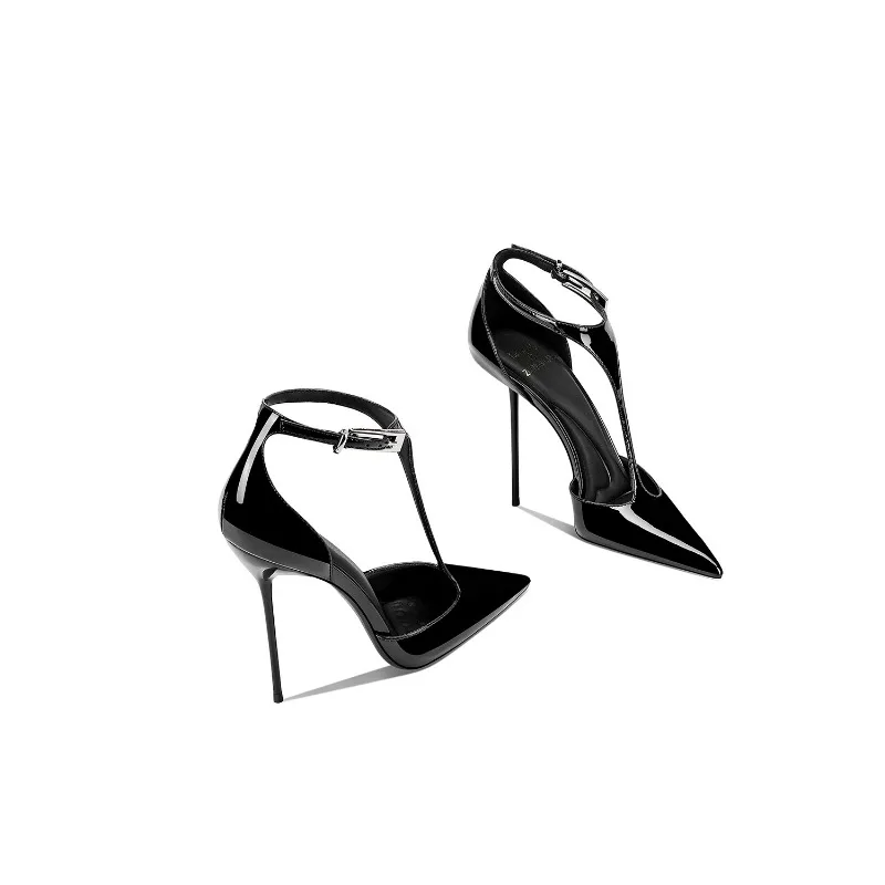 Classic and versatile black patent leather pointed thin heel high-heeled shoes for women's summer Baotou commuting single shoes
Classic and versatile black patent leather pointed thin heel high-heeled shoes for women's summer Baotou commuting single shoes