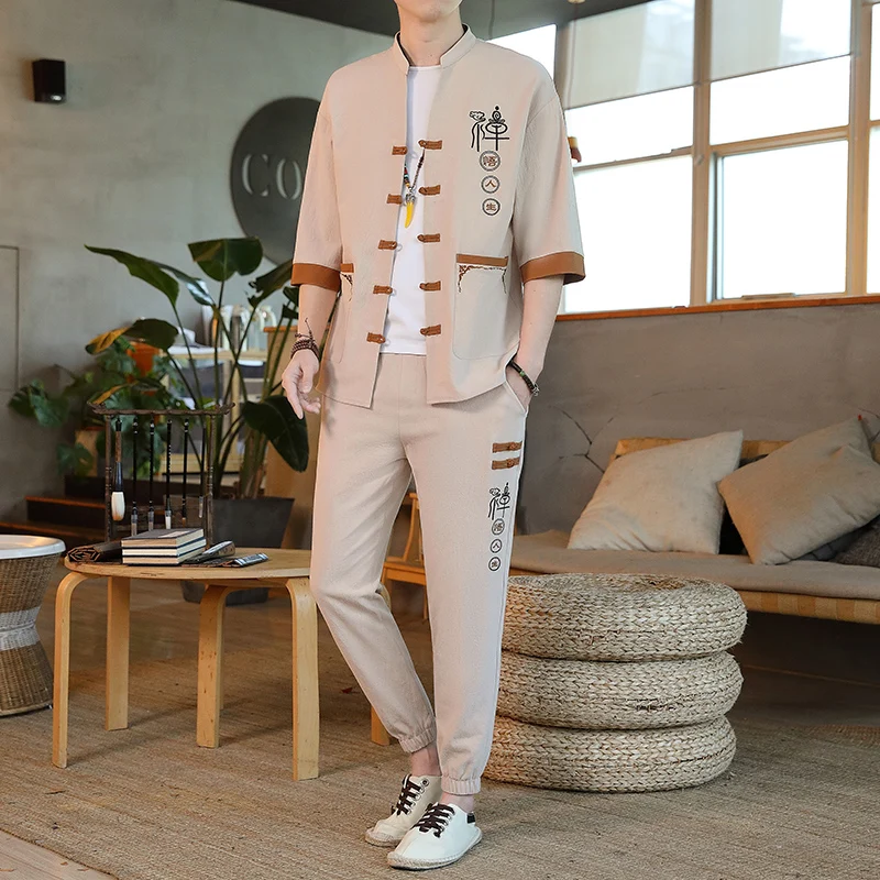 Летний новый мужской комплект: футболка с коротким рукавом и брюки (большой размер), повседневный винтажный китайский комплект из двух предметов с пуговицами, 100% хлопок
Летний новый мужской комплект: футболка с коротким рукавом и брюки (большой размер), повседневный винтажный китайский комплект из двух предметов с пуговицами, 100% хлопок