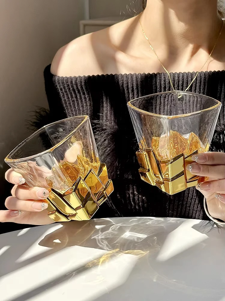 Space Gold Ice Cube Cup Artistic Sense Wine Glass Creative Light Luxury Glass High-end Water Whiskey Juice Drink Cup
Space Gold Ice Cube Cup Artistic Sense Wine Glass Creative Light Luxury Glass High-end Water Whiskey Juice Drink Cup
