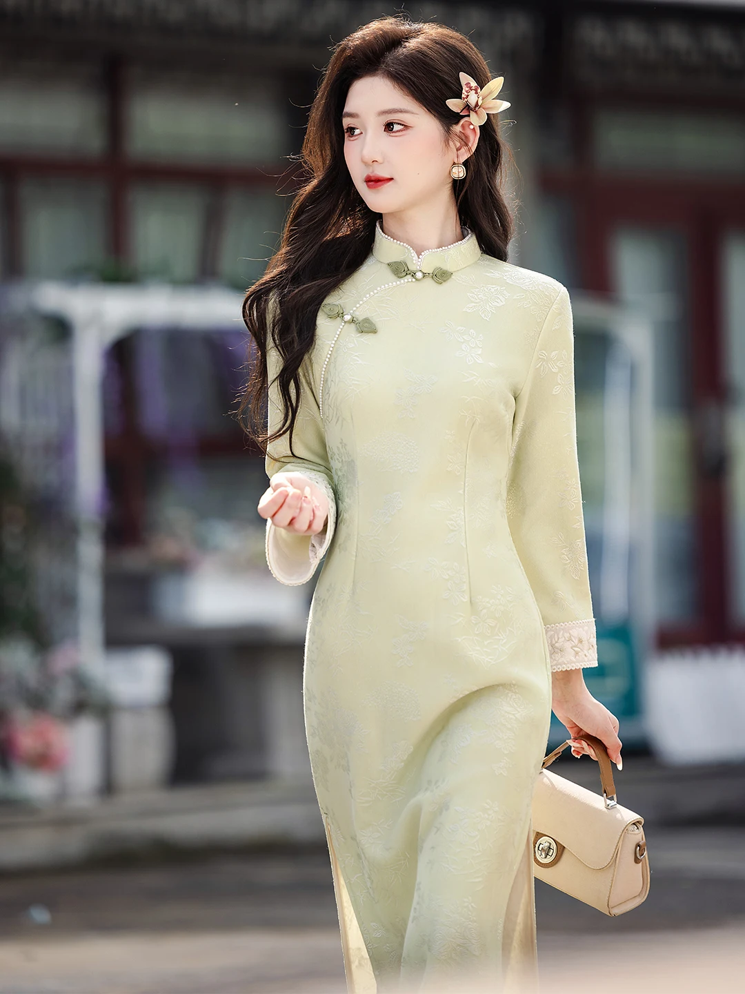 Thiened Fce Long Sve Vintage Sle Chinese Dr Ele Aosphere Daily Wear Low Slit Long Qipao for Winter Season
Thiened Fce Long Sve Vintage Sle Chinese Dr Ele Aosphere Daily Wear Low Slit Long Qipao for Winter Season