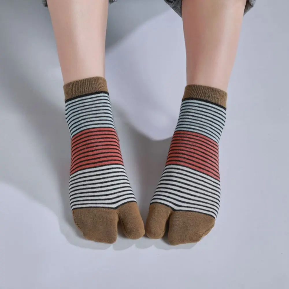3Pairs Stripe Two Toe Tube Socks Sweat Absorption Breathable Toe Short Calf Socks Anti Slip Cotton Toe Separator Socks Slippers
3Pairs Stripe Two Toe Tube Socks Sweat Absorption Breathable Toe Short Calf Socks Anti Slip Cotton Toe Separator Socks Slippers