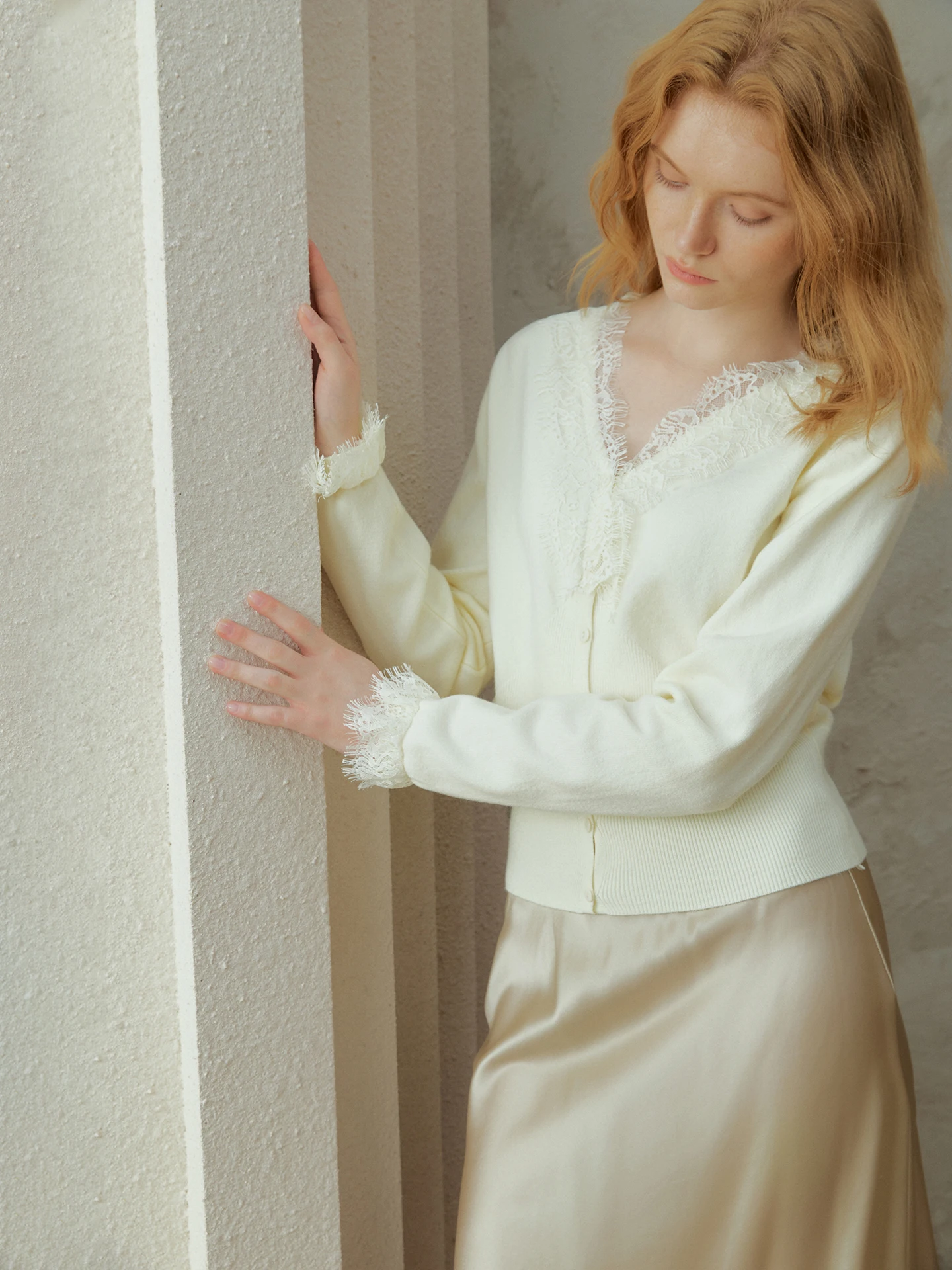 Романтический кружевной шелковый вязаный свитер V-Ne, женский плюс размер, осень-зима, основа irt, мягкий нейлон, длинный све, стандартный крой
Романтический кружевной шелковый вязаный свитер V-Ne, женский плюс размер, осень-зима, основа irt, мягкий нейлон, длинный све, стандартный крой