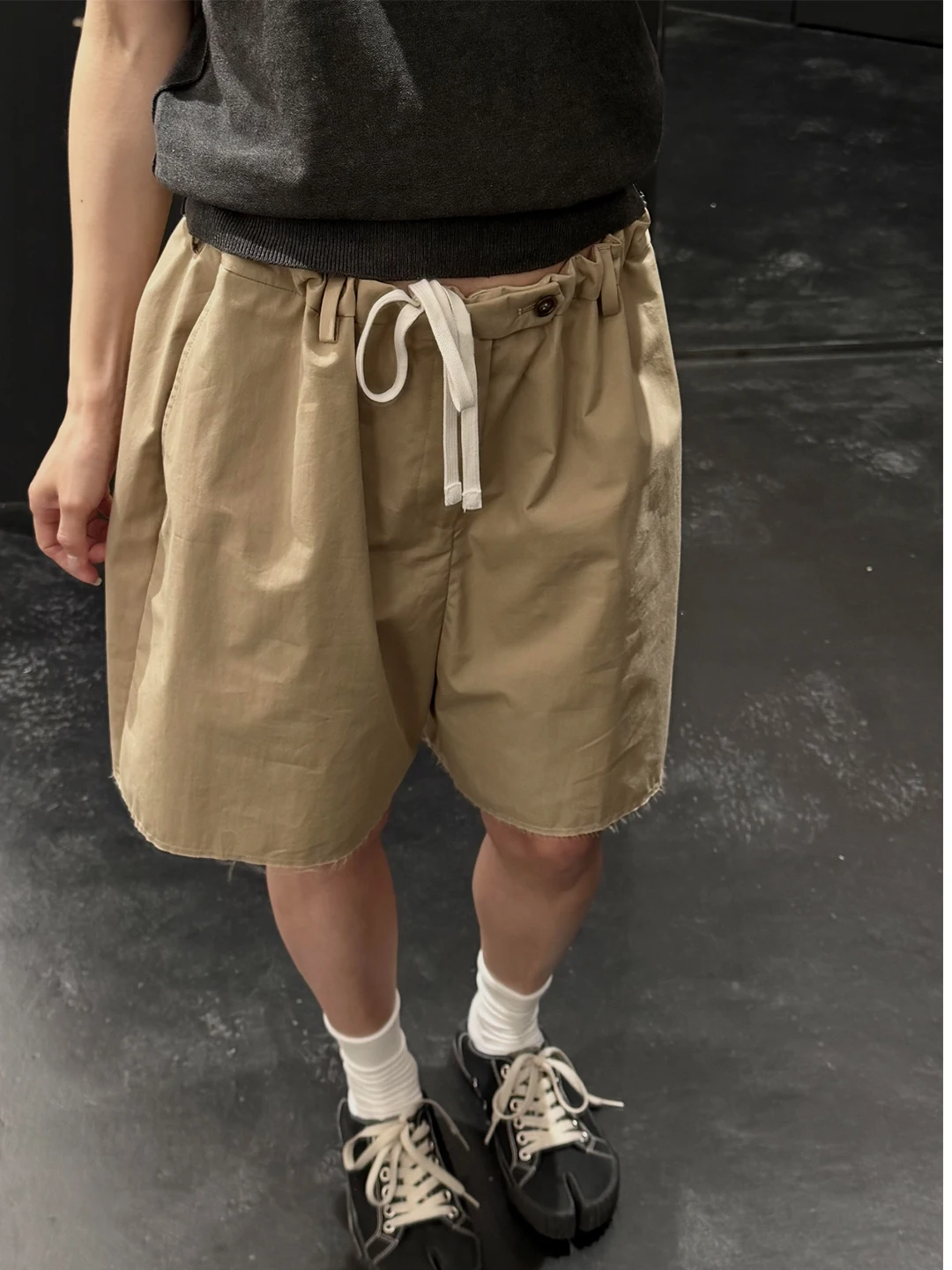 High Waist Pleated Drawstring A-Line Straight Casual Shorts Paper Bag Pants Spring Summer 2026 Women's Casual Trousers
High Waist Pleated Drawstring A-Line Straight Casual Shorts Paper Bag Pants Spring Summer 2026 Women's Casual Trousers