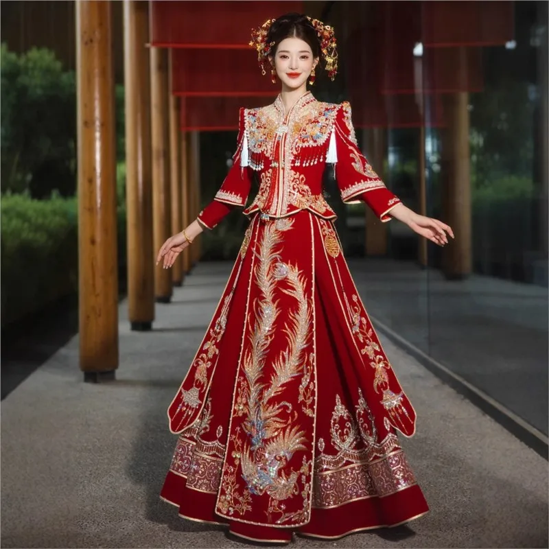 New velvet Chinese-style wedding dress for the ceremony
New velvet Chinese-style wedding dress for the ceremony