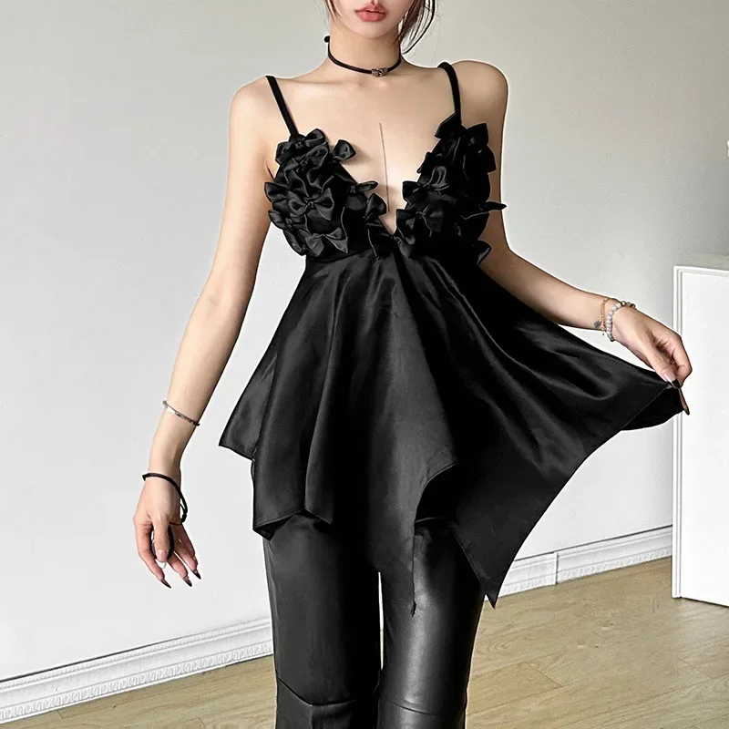 2024 summer new women's clothing solid color slim fit street fashion V-neck camisole backless vest for women
2024 summer new women's clothing solid color slim fit street fashion V-neck camisole backless vest for women