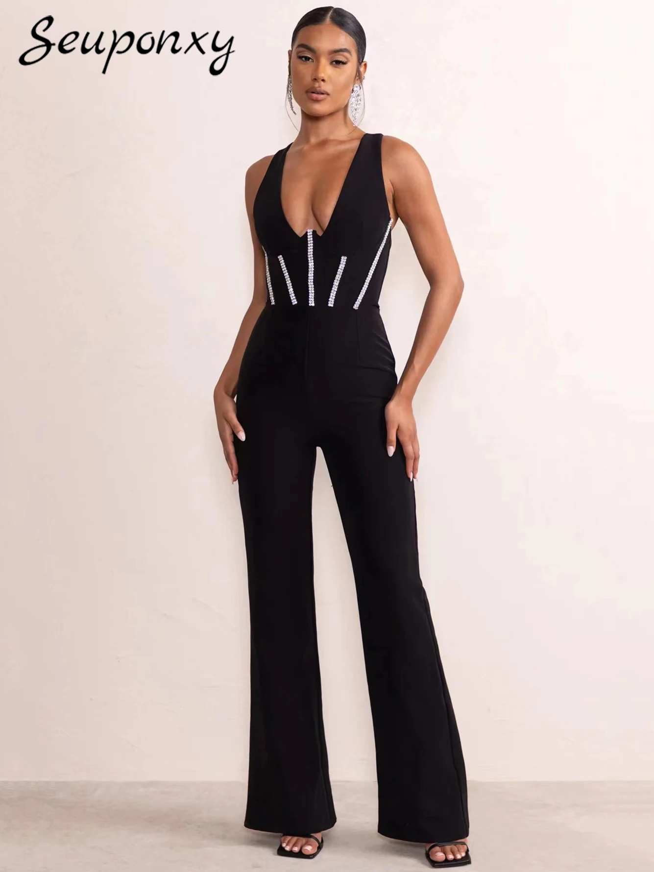 High Quality Women'S Black Bandage Jumpsuit 2023 New Sexy Sleeveless Backless Luxury Diamond Fashion High Street Flare Jumpsuit
High Quality Women'S Black Bandage Jumpsuit 2023 New Sexy Sleeveless Backless Luxury Diamond Fashion High Street Flare Jumpsuit