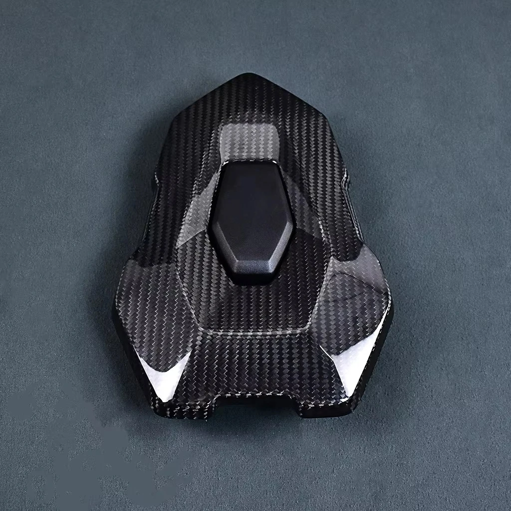 2021 High Quality Real Carbon Fiber Rear Hump Accessories Motorcycle Modification
2021 High Quality Real Carbon Fiber Rear Hump Accessories Motorcycle Modification