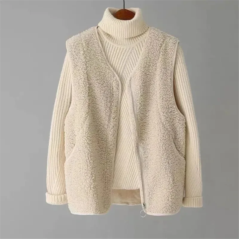Autumn Winter V-neck Sleeveless Faux Wool Vest Women Casual Loose Thick Warm Zipper Lambswool Tops Simple Pockets Cardigan Women
Autumn Winter V-neck Sleeveless Faux Wool Vest Women Casual Loose Thick Warm Zipper Lambswool Tops Simple Pockets Cardigan Women