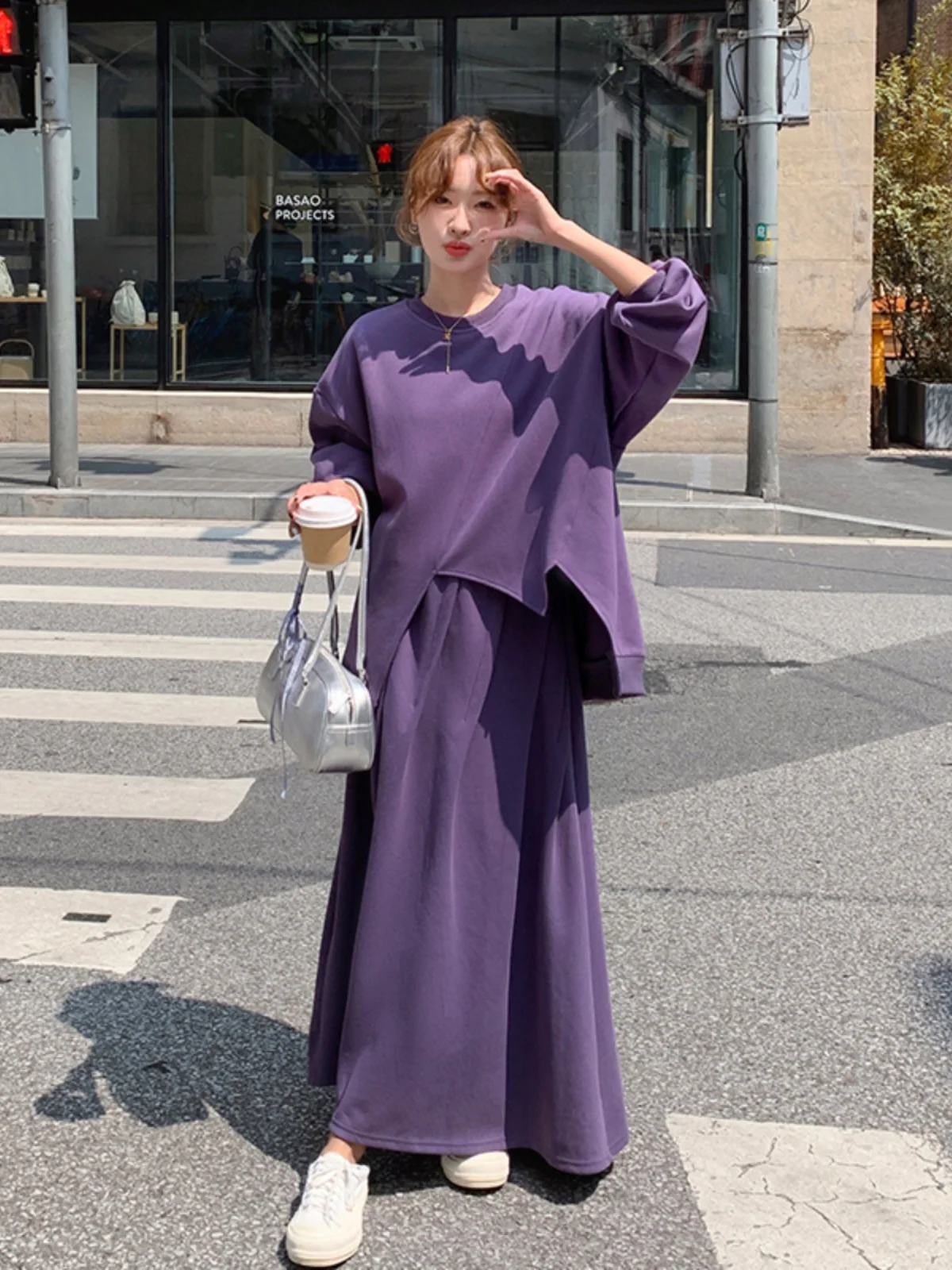 Комплект из свитшота и юбки в стиле колледж, фиолетовый, женский, модный, осень 2024, комплект из двух предметов, юбка миди длины ф-формата
Комплект из свитшота и юбки в стиле колледж, фиолетовый, женский, модный, осень 2024, комплект из двух предметов, юбка миди длины ф-формата