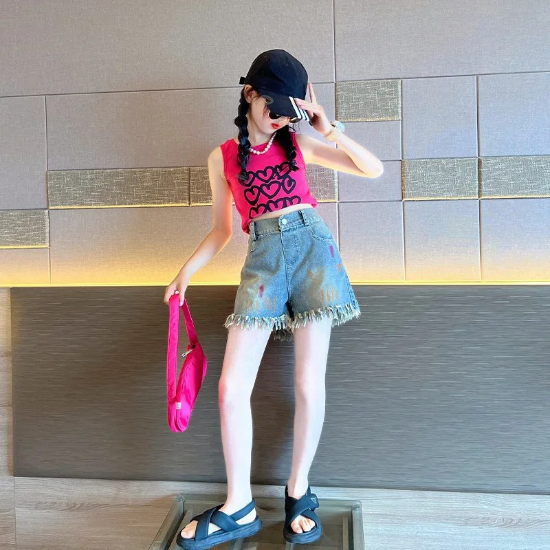 Teen Children Costumes Girls Set Trendy Heart Pattern Vest Slim + Shorts Tassel 2Pcs New Summer Dance Outfits 5 To 14 Years Old
Teen Children Costumes Girls Set Trendy Heart Pattern Vest Slim + Shorts Tassel 2Pcs New Summer Dance Outfits 5 To 14 Years Old