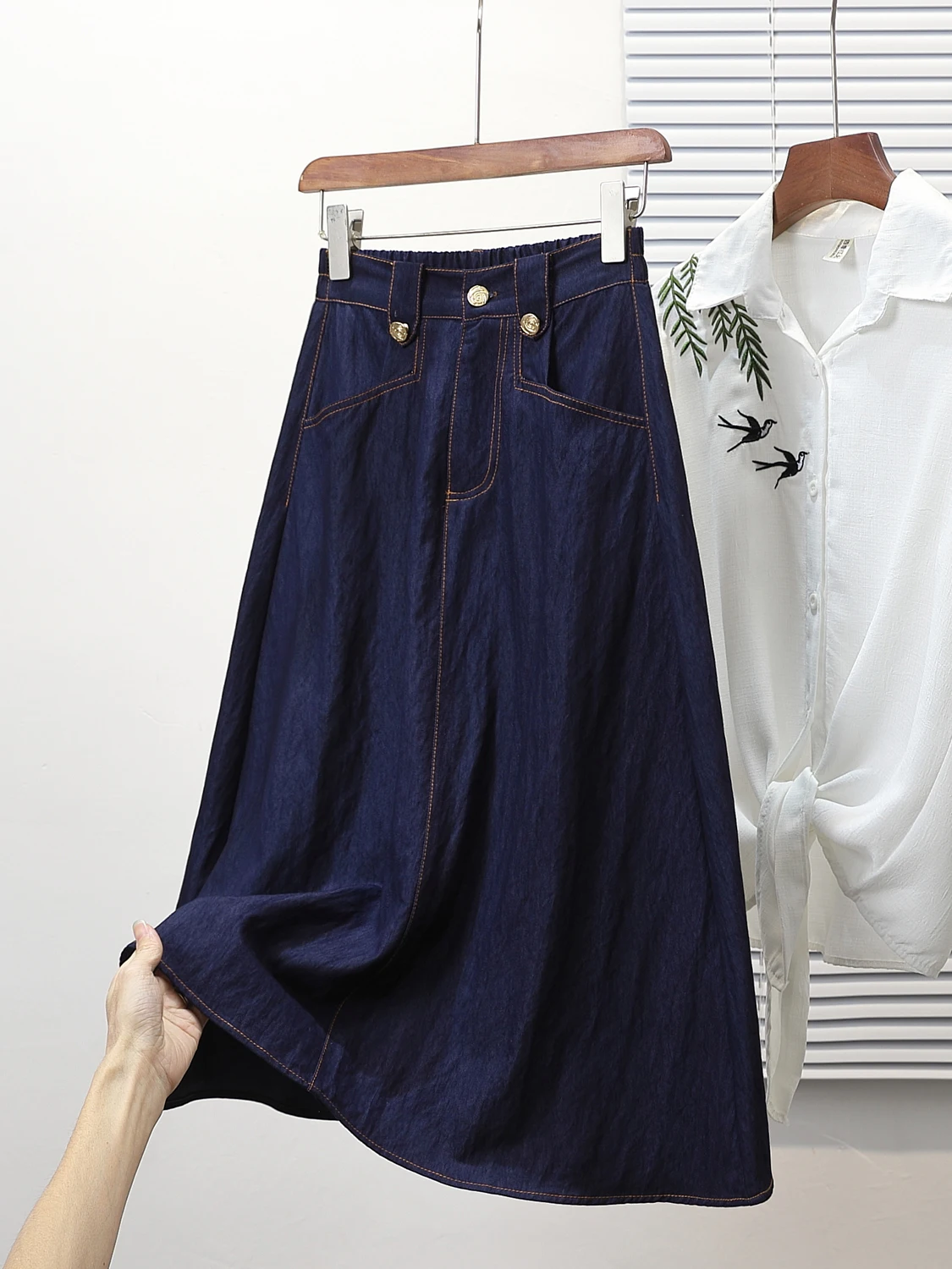 Authentic Loose Casual Mid-Length Denim Half Skirt for plus Size Women Elastic Waist A-Line Skirt Comfortable Cotton Blend
Authentic Loose Casual Mid-Length Denim Half Skirt for plus Size Women Elastic Waist A-Line Skirt Comfortable Cotton Blend