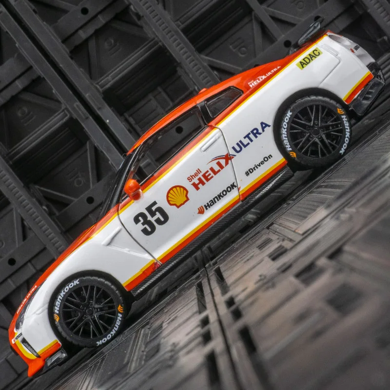 1:32 simulation Nissan GT-R alloy car model has sound and lighting functions doors on both sides that can be opened good quality
1:32 simulation Nissan GT-R alloy car model has sound and lighting functions doors on both sides that can be opened good quality