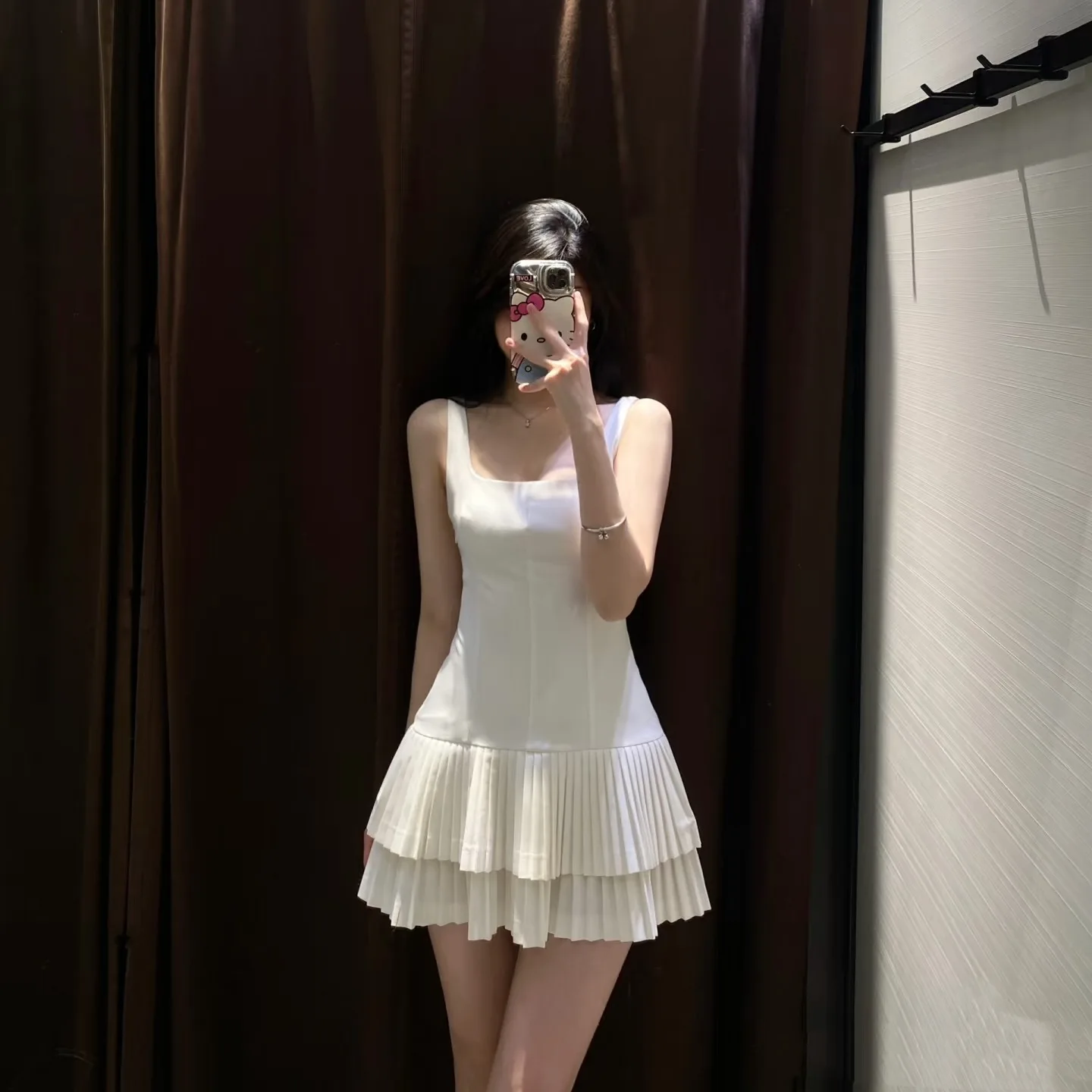 2025 Spring/Summer Sweet and Spicy Slim-Fit Multi-Color Wide Pleated Jumpsuit Dress
2025 Spring/Summer Sweet and Spicy Slim-Fit Multi-Color Wide Pleated Jumpsuit Dress